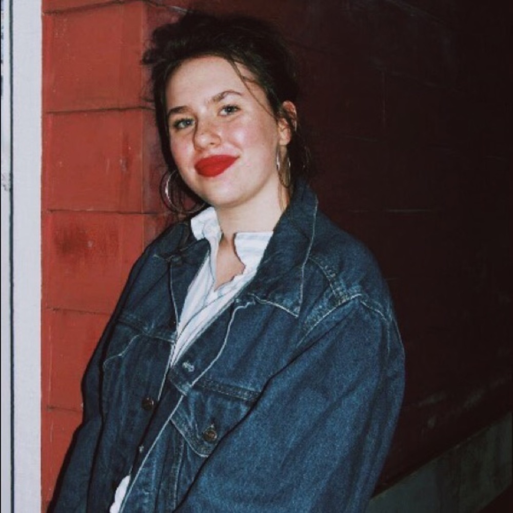 Meet your Posher, Maya